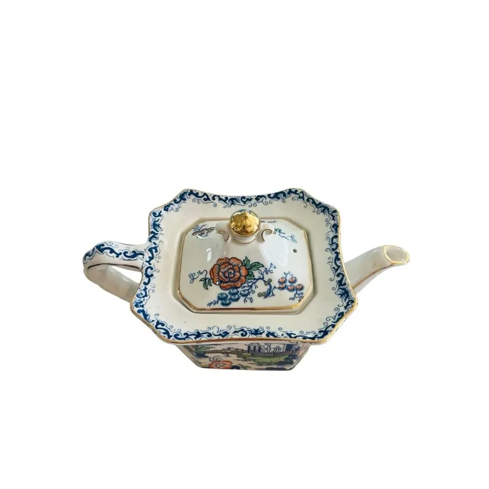 Staffordshire this elegant